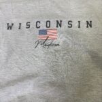WISCONSIN カレッジロゴスウェット