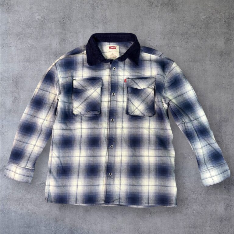 Levi’s コーデュロイ襟 チェックネルシャツ