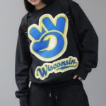 Wisconsin フロントプリントスウェット